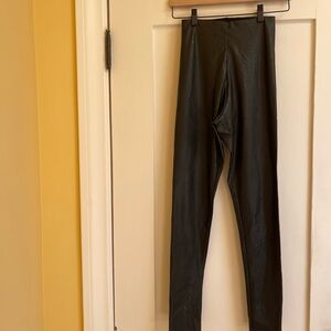 Women’s Commando Slim Black Pants